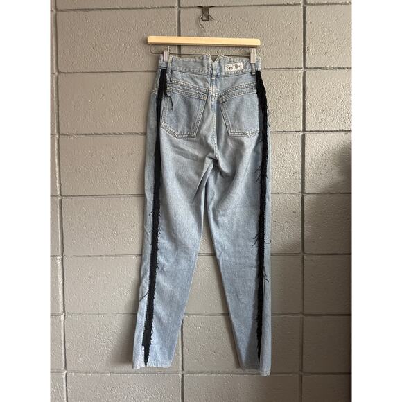 Vintage 80s Women's Paris Blues Fringe Hem Light Wash Mom Jeans size 6 Western - Picture 2 of 4